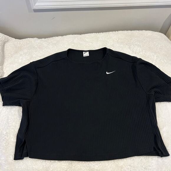 Nike Womens Plus SZ 2XL Black Ribbed Short Sleeve Crop Top‎ - Picture 2 of 6